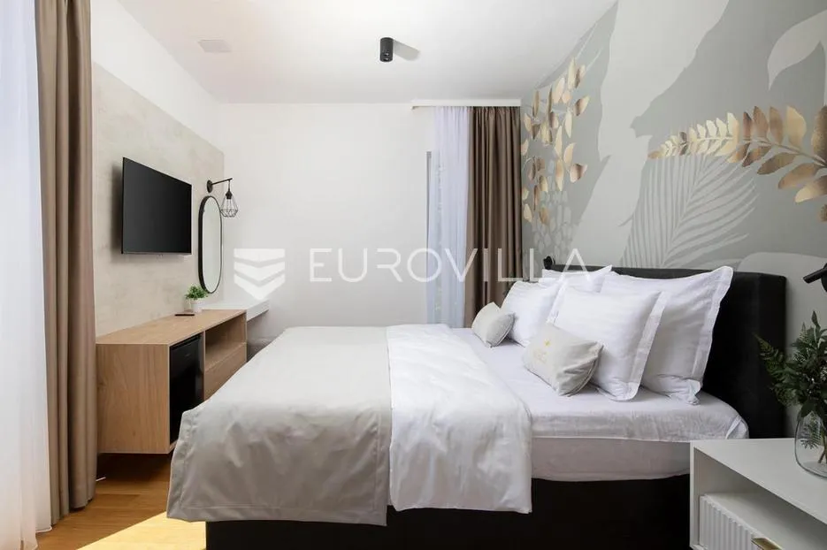 medulin, prekrasna villa od 350 m2, svega 6 m od mora s očaravajućim pogledom - slika 32