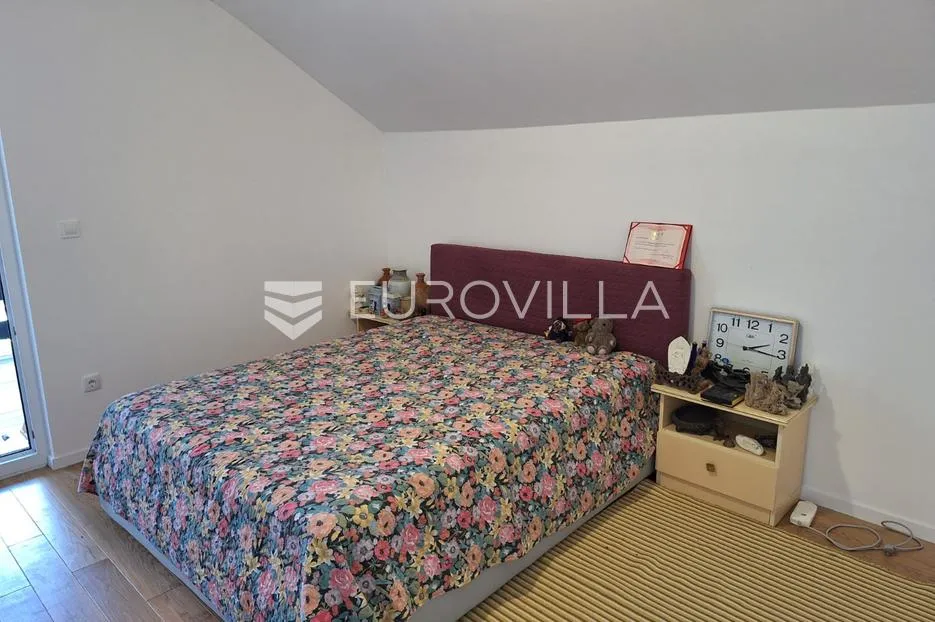 lasinja, kuća 120 m², novouređena, mirna lokacija - slika 5