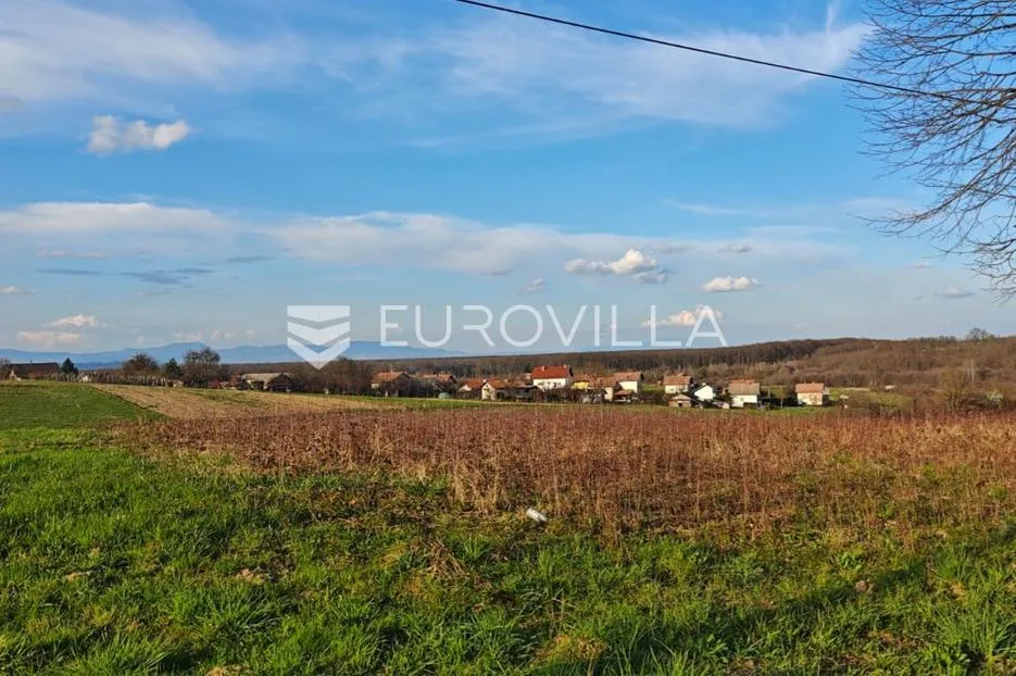 Karlovac, Jelaši, zemljište 2822 m² s projektom za kuću 330 m², plaćeni komunalni doprinosi