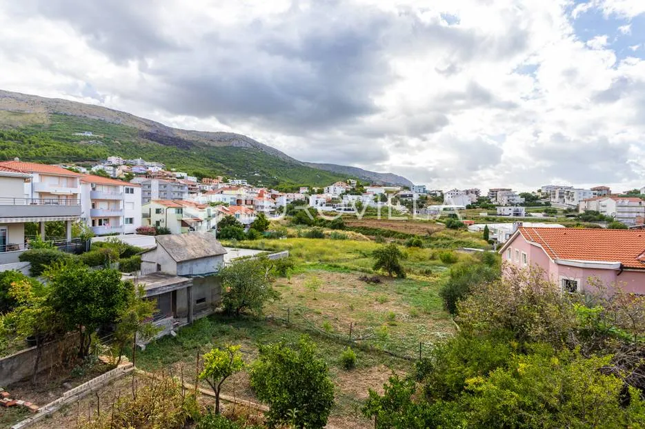 podstrana, komforan četverosoban stan s terasom, dostupan od 15.09.2026 do 15.06.2027 - slika 7