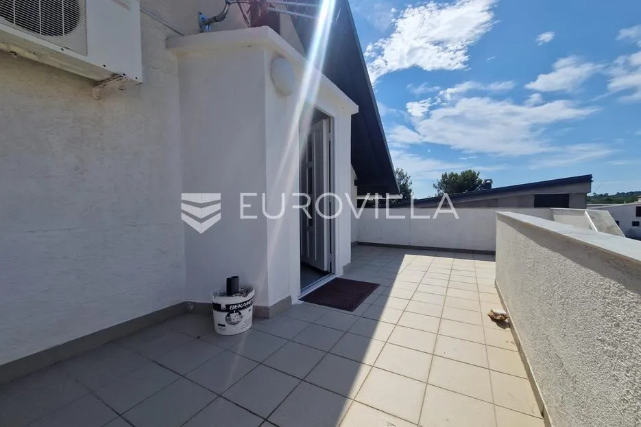 vir, samostojeća katnica s dva apartmana - slika 29
