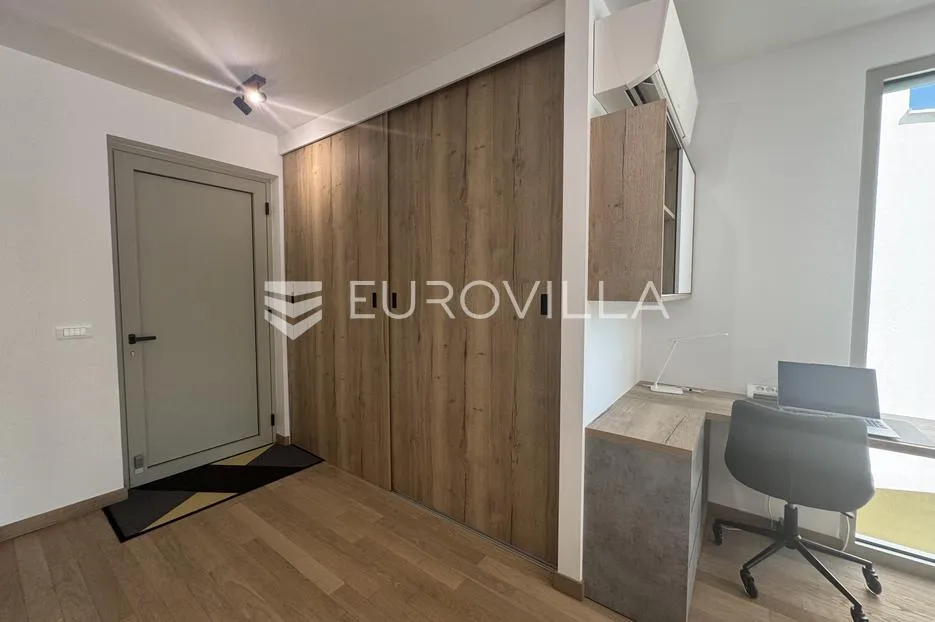 istra, rovinj, moderan stan s dvije spavaće sobe 101 m², vrtom i ograđenim parkirnim mjestom - slika 6