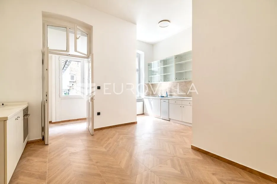 zagreb, centar, reprezentativan poslovni prostor 250 m² - slika 9