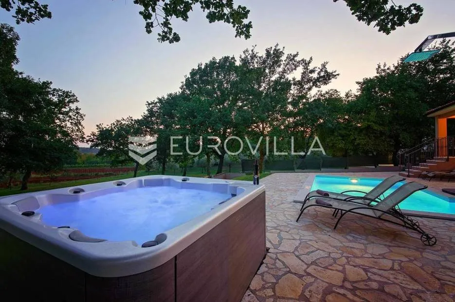 poreč, fuškulin, prekrasna vila okružena zelenilom - slika 43