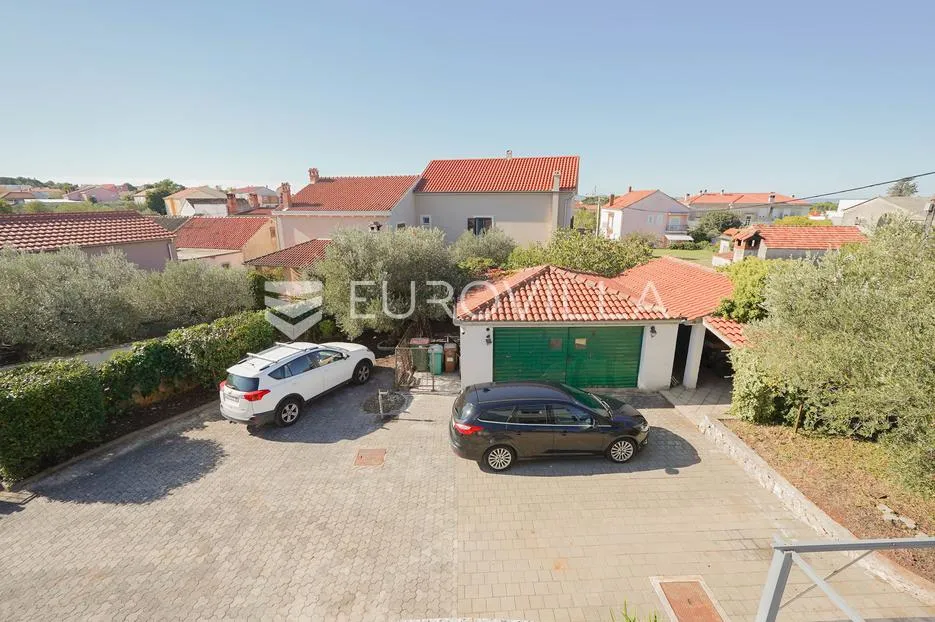 zadar, bokanjac, prostrana kuća površine 376 m² s velikim potencijalom - slika 66