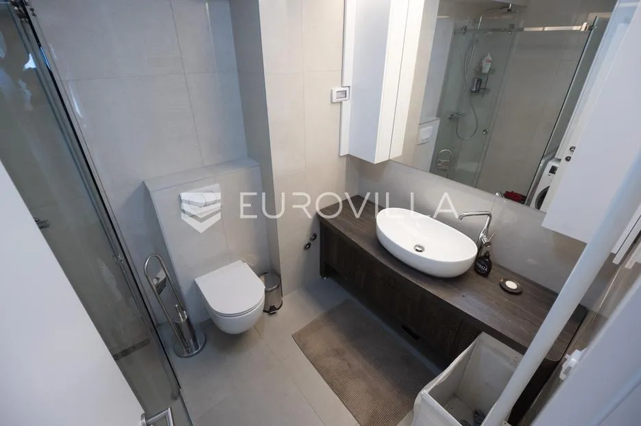 zadar, borik, luksuzan penthouse površine 137,26 m² s terasama na top lokaciji - slika 22