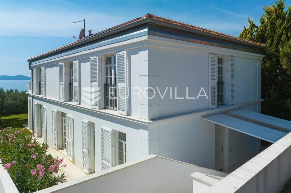 zadar, diklo, moderna i elegantna vila prvi red uz more - slika 5