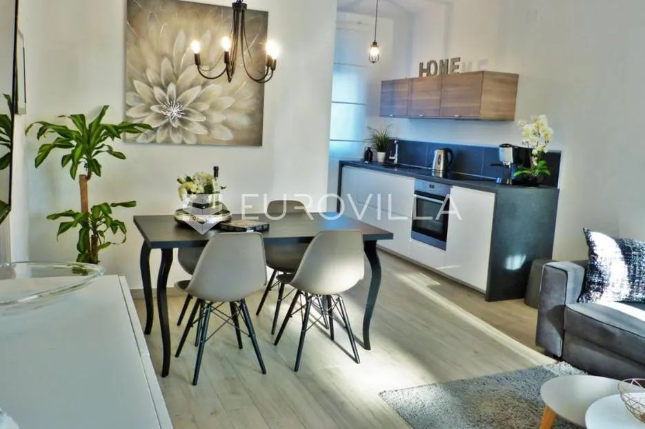 premantura, kuća s četiri apartmana i bazenom - slika 2
