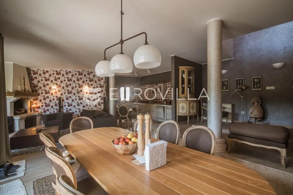 istra, šorići, luksuzna kamena kuća, 388 m², s bazenom i građevinskim zemljištem 4621 m² - slika 39