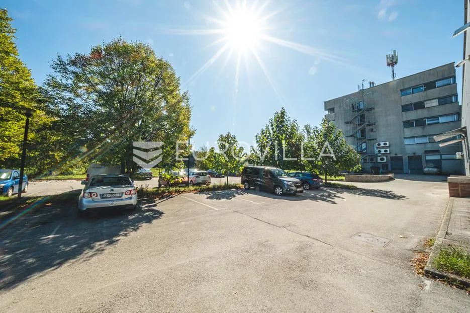 zagreb, borongaj, prostrani uredski prostor za zakup 734 m² s parkingom - slika 34