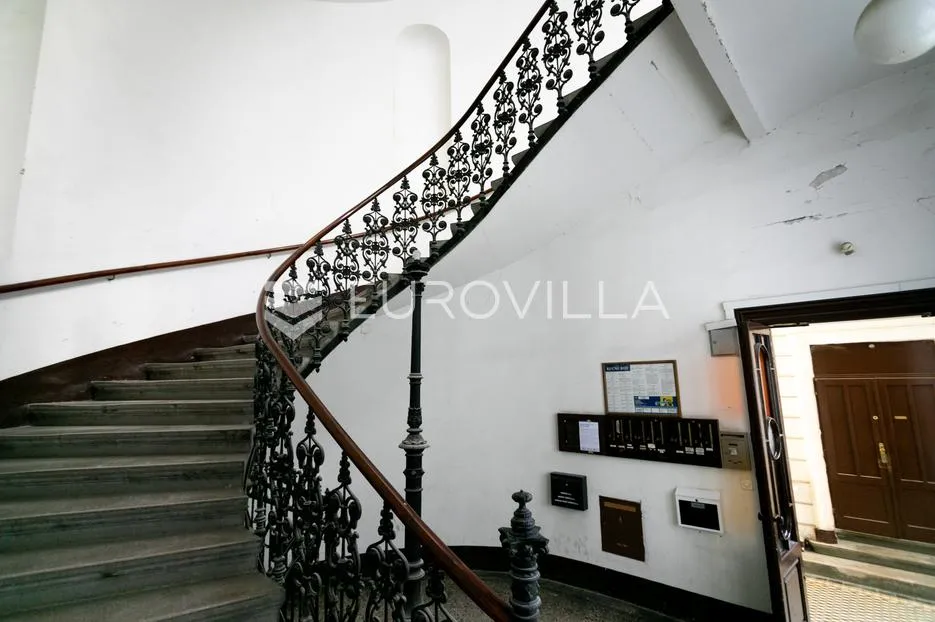 zagreb, zrinjevac luksuzan namješten višesoban stan 220 m², prvi kat - slika 14