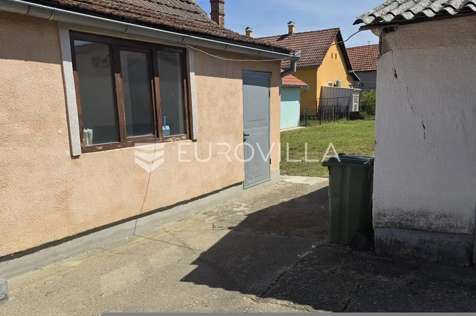 vukovar, sajmište, kuća s velikom parcelom 674 m² - slika 2