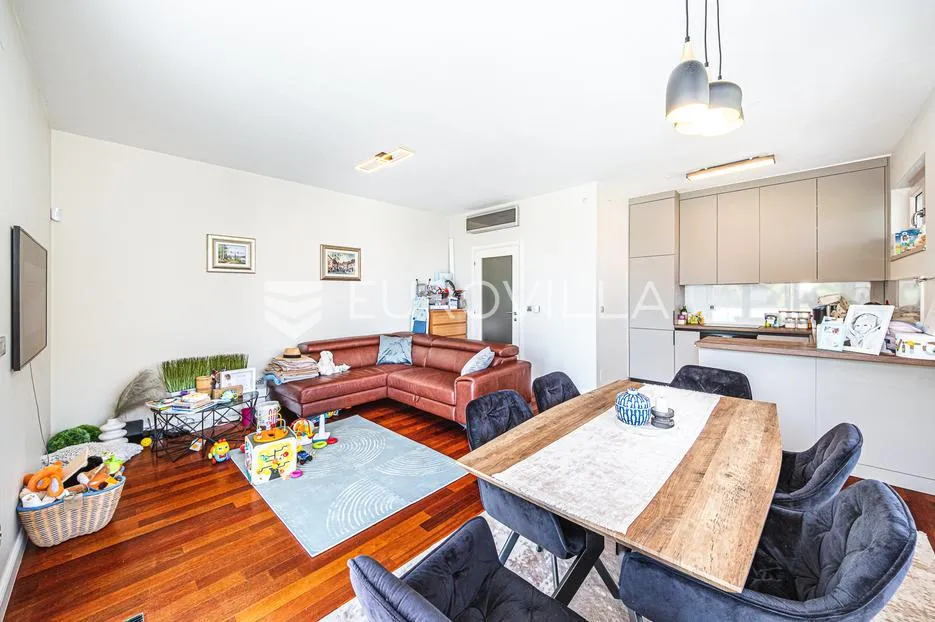 zagreb, zelengaj, trosoban stan, 94 m² s loggiom i 2 parking mjesta - slika 5