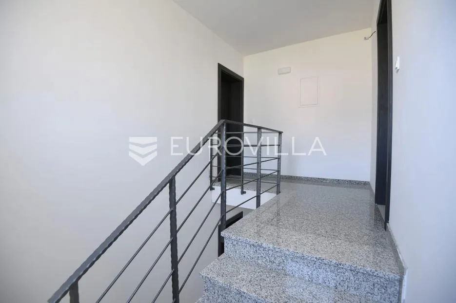 zadar, zaton, trosoban stan s krovnom terasom, 50 m od mora - slika 14