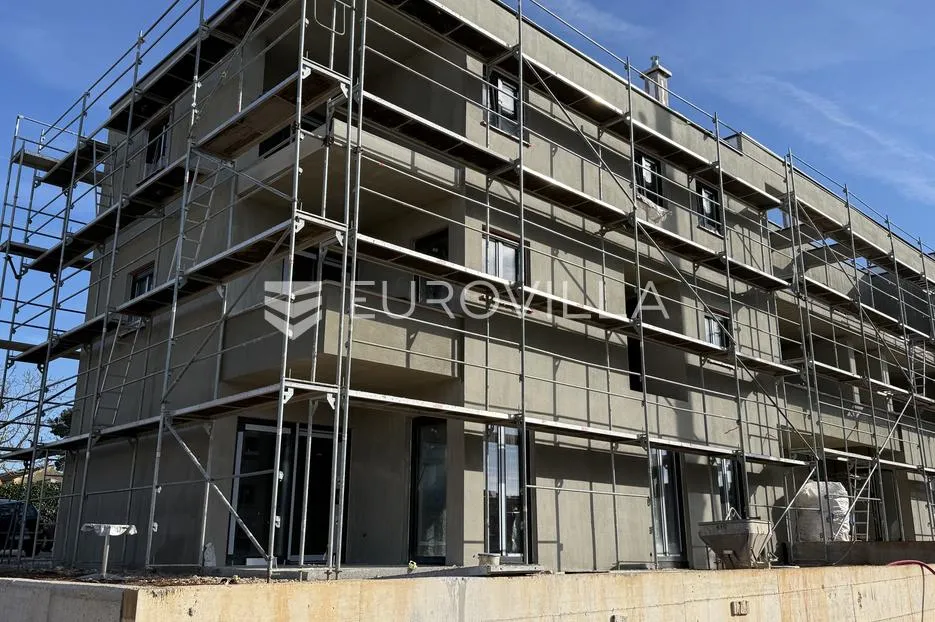 pula, širi centar, moderan trosobni stan u novogradnji, centralno plinsko grijanje 1. kat, 62.40 m² - slika 2