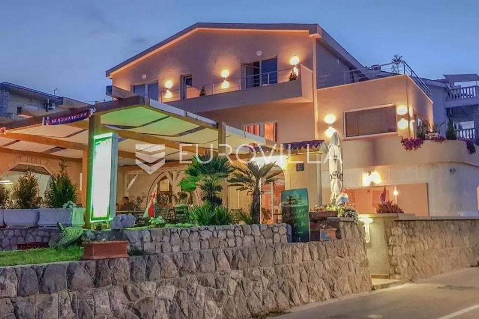 pag, moderan mini hotel s osam soba, apartmanom, restoranom i teretanom - slika 3