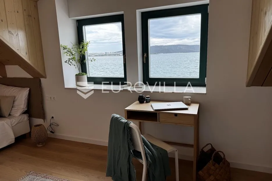 kaštela, kaštel sućurac, predivna kamena kuća uz more - slika 24