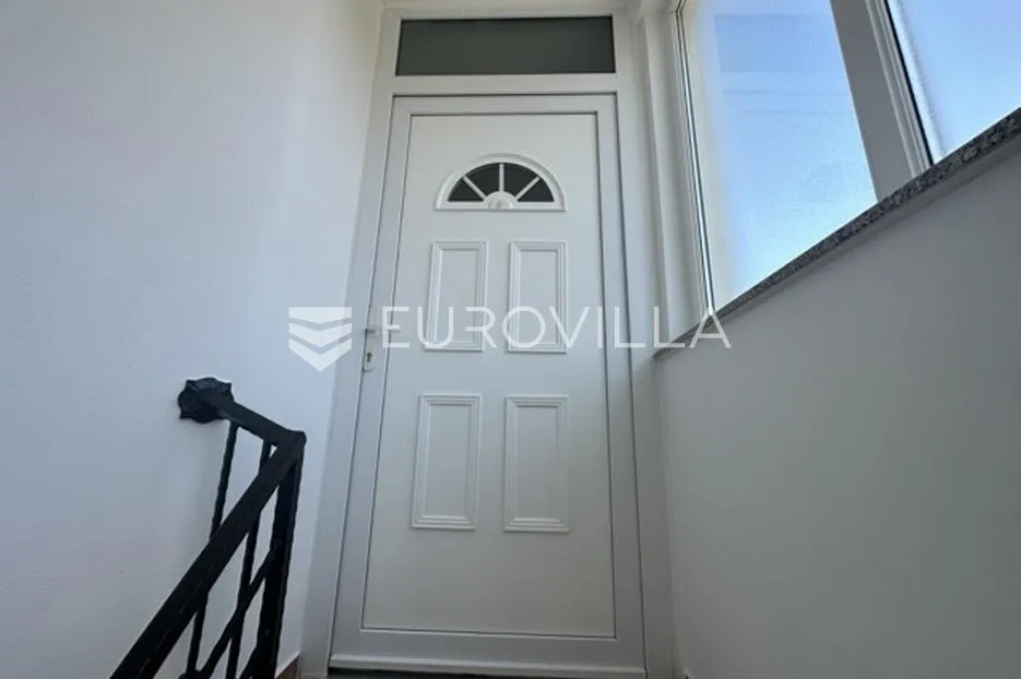 istra, medulin samostojeća kuća 130 m² s prekrasnom krovnom terasom i pogledom more - slika 17