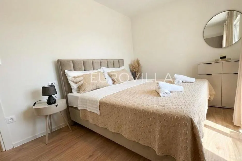 kaštel novi, novouređen dvosobna stan - slika 12