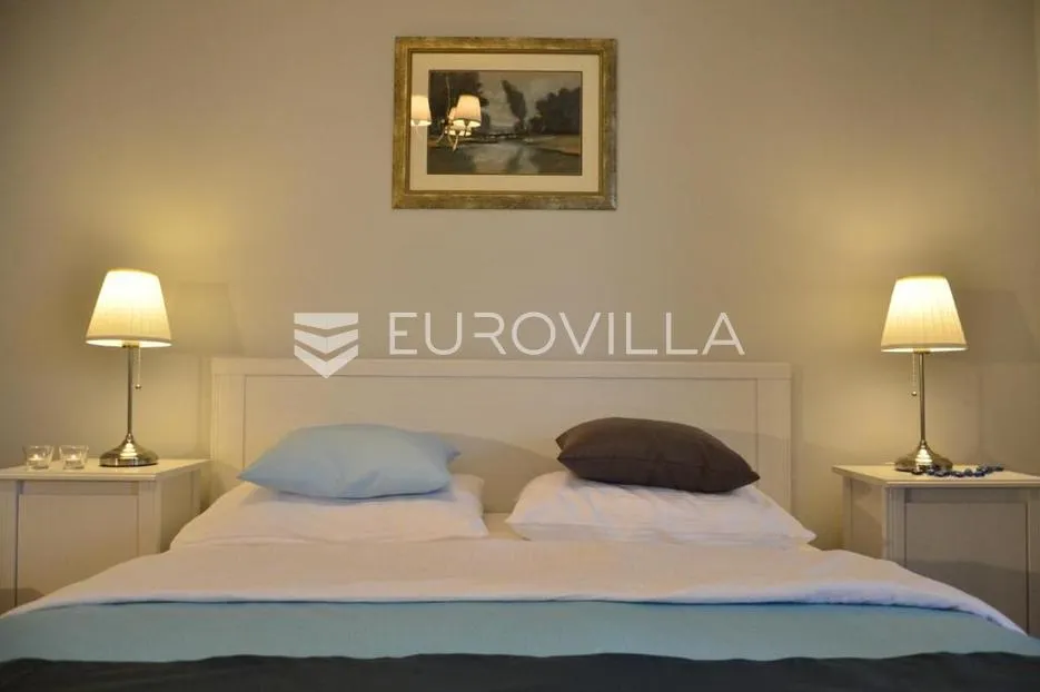 crikvenica, kuća s 8 apartmana i bazenom, 500 m od mora, izvrsna investicija - slika 11