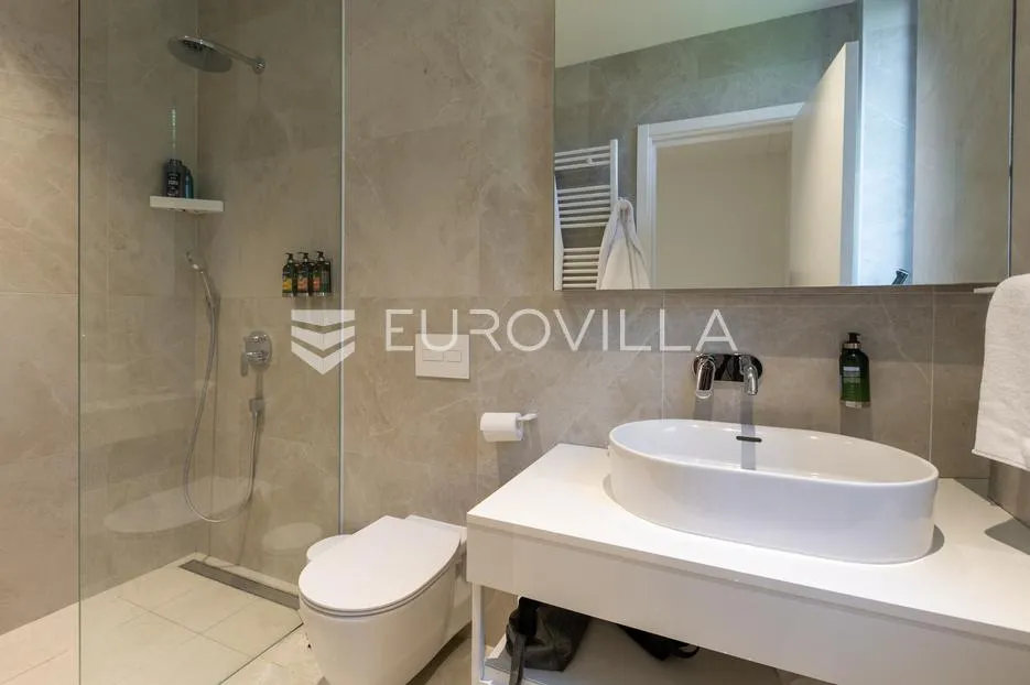 istra, savudrija, petram resort, elegantan stan u prizemlju s vlastitim vrtom - slika 12