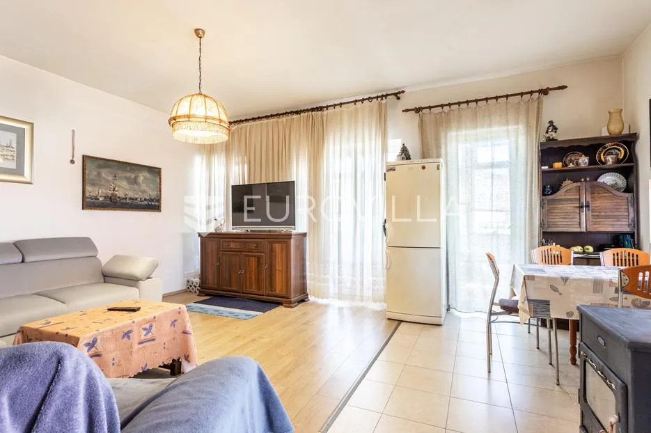 vodice, apartmanska kuća u blizini mora - slika 3