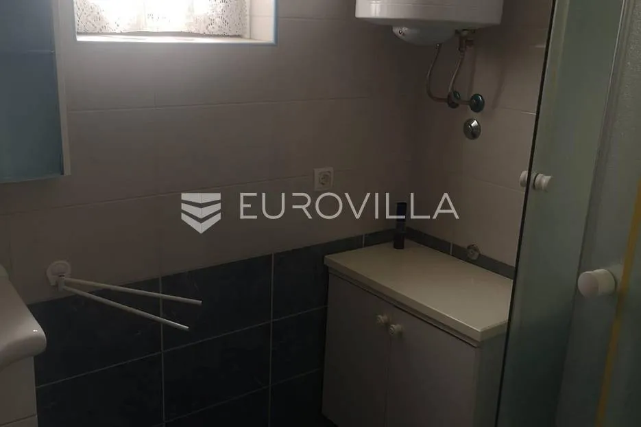 medulin, velika samostojeća kuća na okućnici od 550 m2 - slika 19