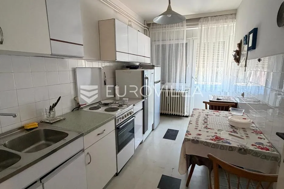 zagreb, črnomerec, prostran četverosoban stan 98 m² s garažom u ulici grada mainza - slika 11