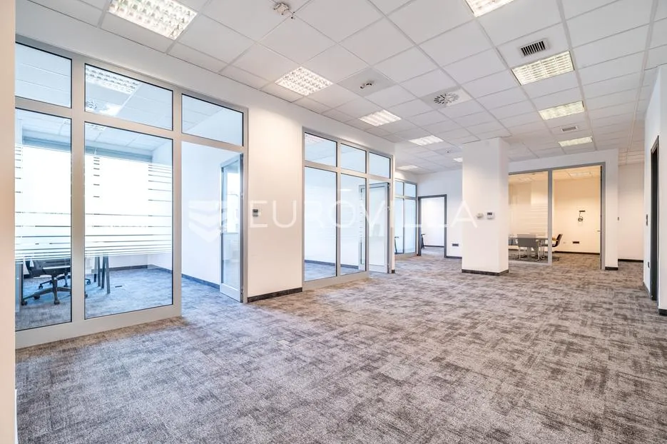 zagreb, radnička, središte poslovne zone, poslovni prostor 191 m² na 1. katu poslovne zgrade - slika 1