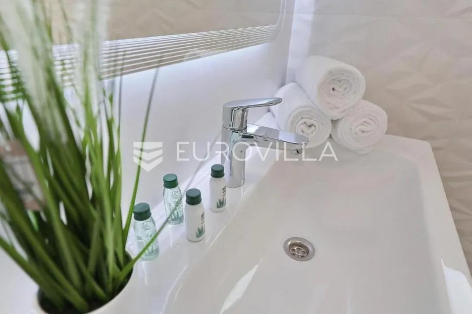 zaton, nin, luksuzna vila s bazenom i jacuzzijem - slika 34