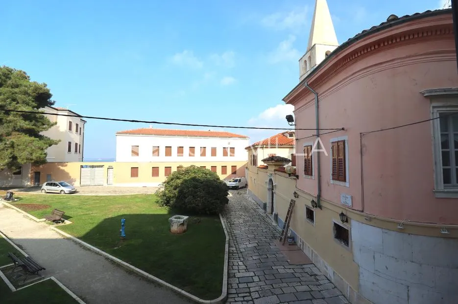 istra, poreč, potpuno renovirana kuća u staroj jezgri, 3 studio apartmana, pogled na more - slika 2