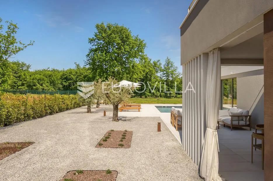 istra, labin, vrhunska moderna villa d, grijani bazen 48 m², 2365 m² uređene okućnice - slika 58