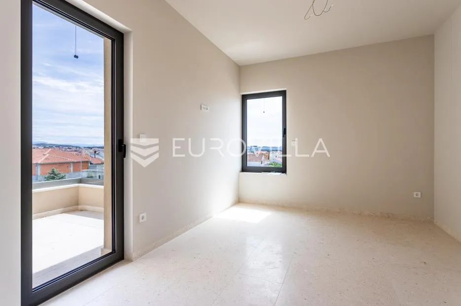 vodice, luksuzan trosoban penthouse, 157,59 m² s panoramskim pogledom na more i prostranim terasama - slika 8