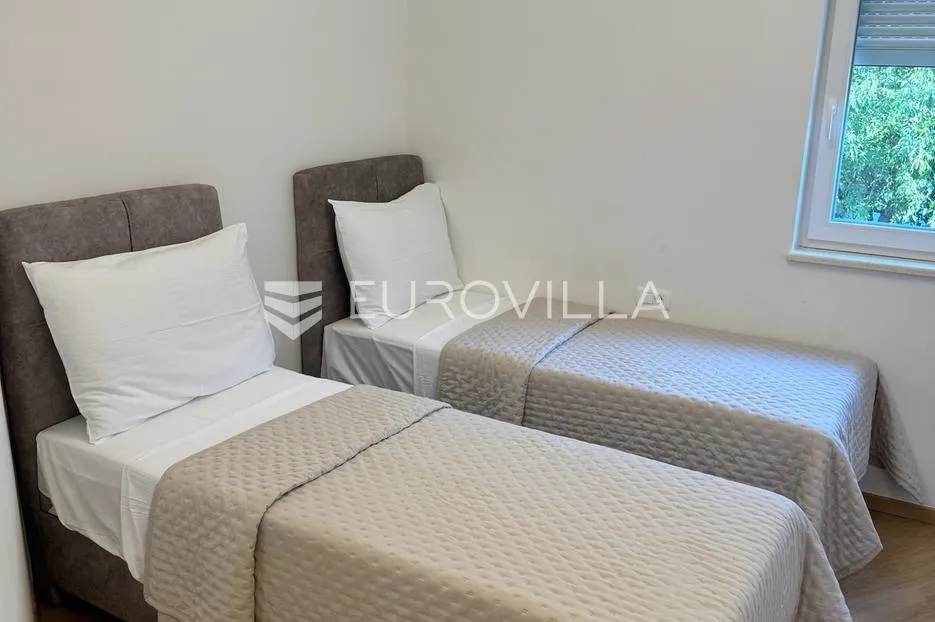 baška voda, novogradnja, useljiv, namješten, trosoban stan veličine 101, 50 m² - slika 7