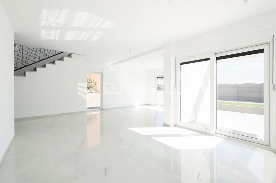 zadar, privlaka, ekskluzivna višetažna vila u privlaci s bazenom - slika 4