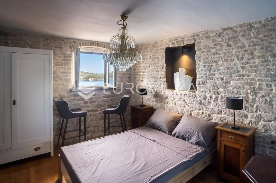 šibenik, stara gradska jezgra, povijesna palača iz 12. stoljeća - slika 25