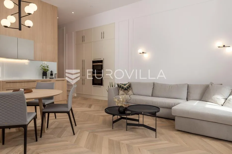 opatija, centar, novouređen luksuzan stan nkp 73,05 m2 - slika 3