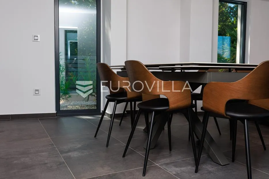 rijeka, kostrena, paveki villa s 2 stana, pomoćnim objektom i bazenom, 279 m² - slika 37