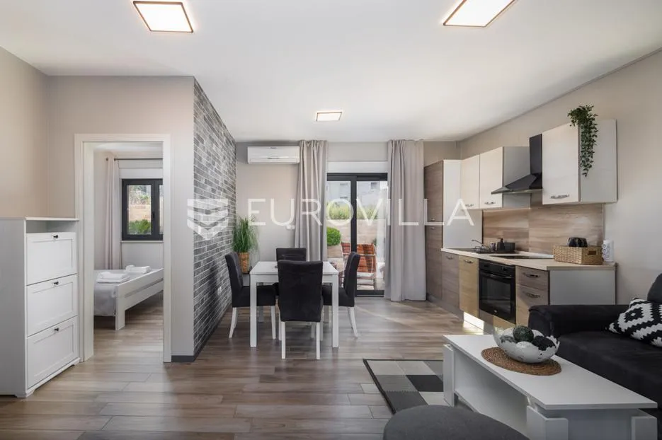 pag prekrasna villa sa pogledom na more 350 m² na 200 metara od mora - slika 44