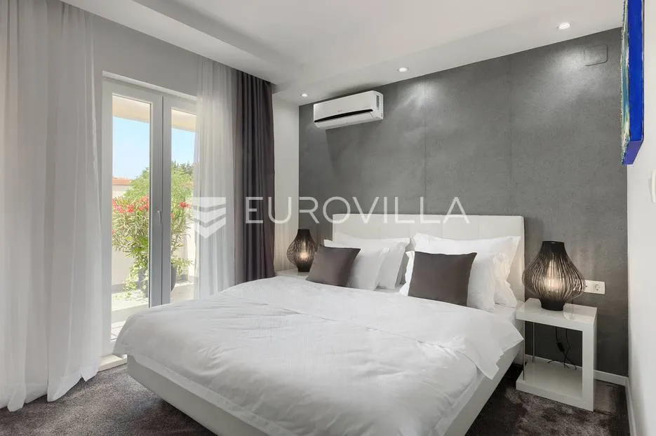 rovinj, rovinjsko selo, prekrasna villa s wellnessom i bazenom, 224 m² - slika 67