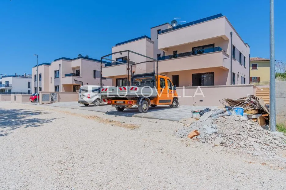 istra, poreč, trosoban stan s vrtom - slika 3