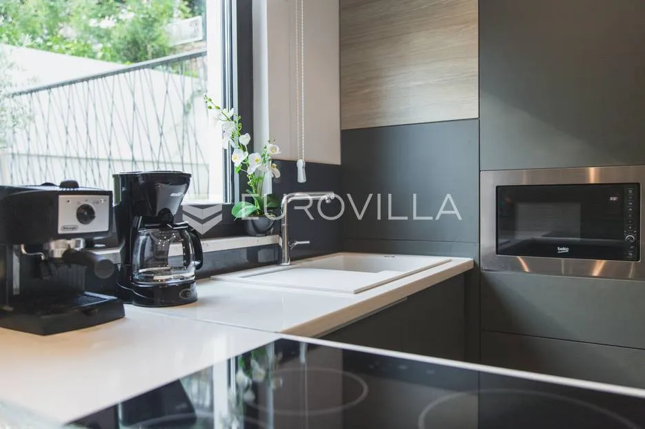 trogir, luksuzna vila s bazenom, nkp 368 m2 - slika 28