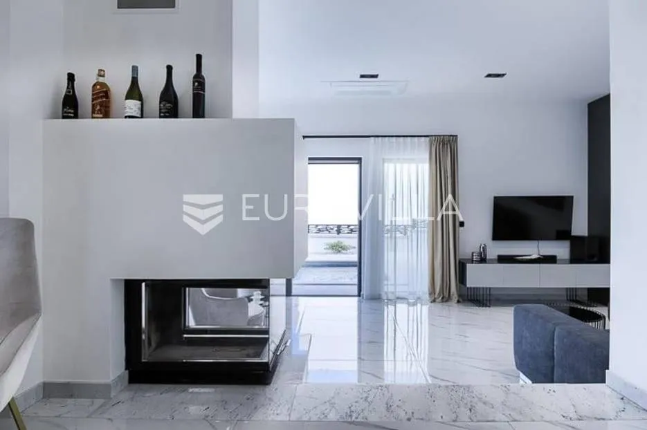 istra, rakalj, prekrasna vila s pogledom na raški zaljev nkp 270 m2 - slika 27