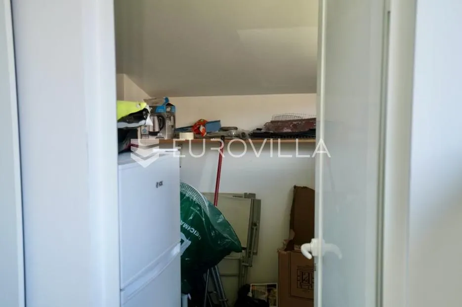 saršoni, etaža obiteljske kuće stambene površine od 109 m² s garažom - slika 15
