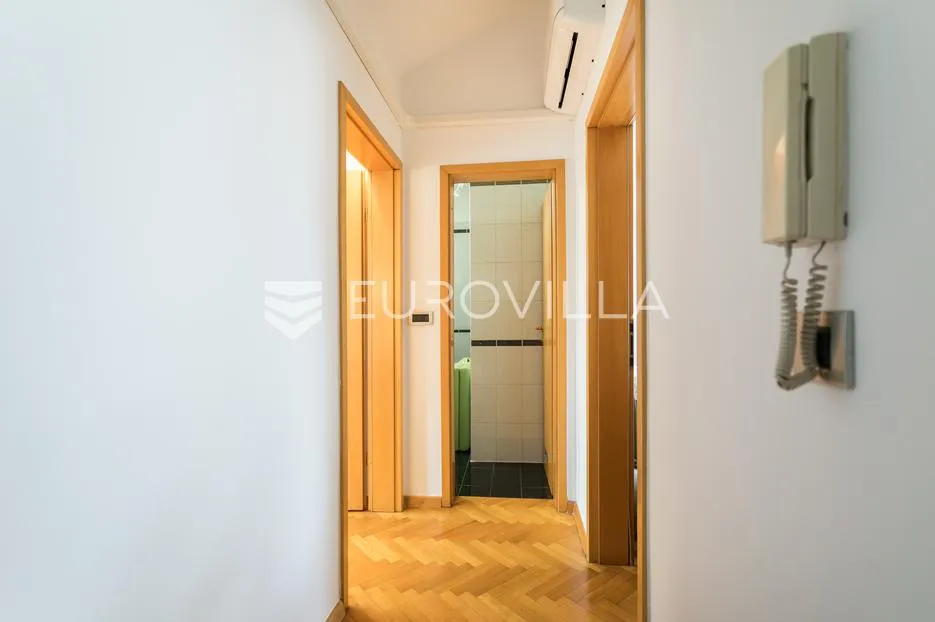 zagreb, maksimir, prekrasan dvoetažni peterosoban stan 202,10 m² - slika 17