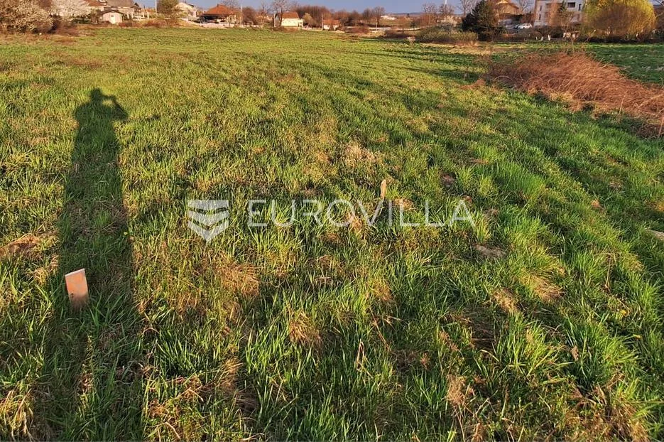 karlovac, donja švarča, građevinsko zemljište 550 m², odlična lokacija - slika 3