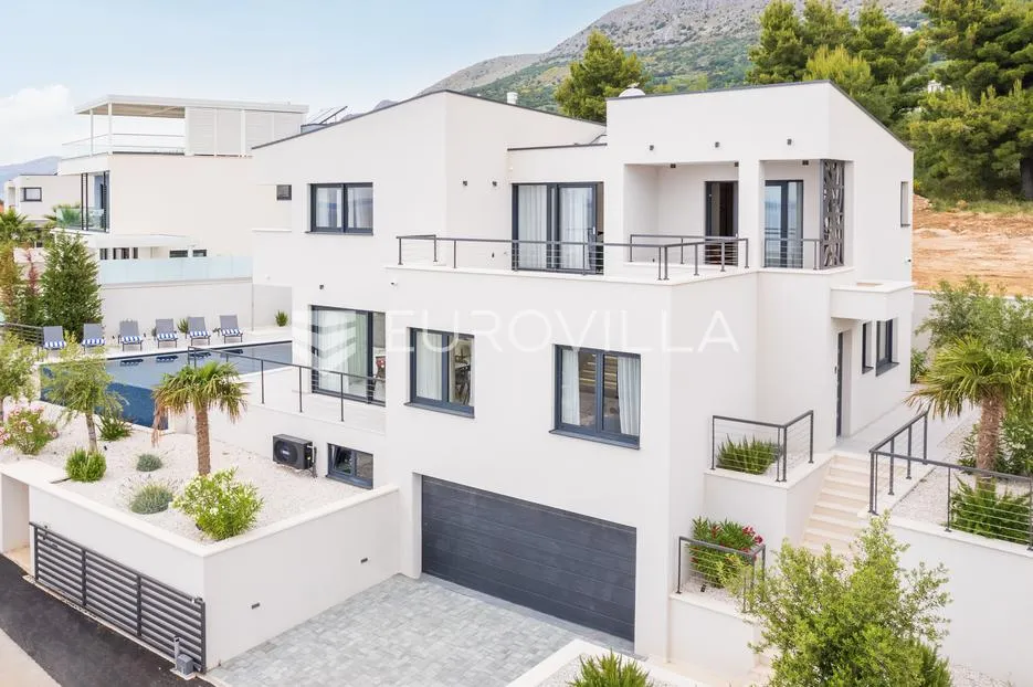 split-podstrana, luksuzna vila s bazen, garažom i panoramskim pogledom na more - slika 5