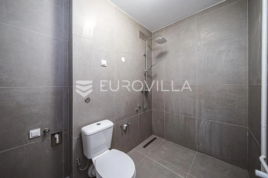 zagreb, malešnica, renoviran dvosoban stan 40 m² - slika 7