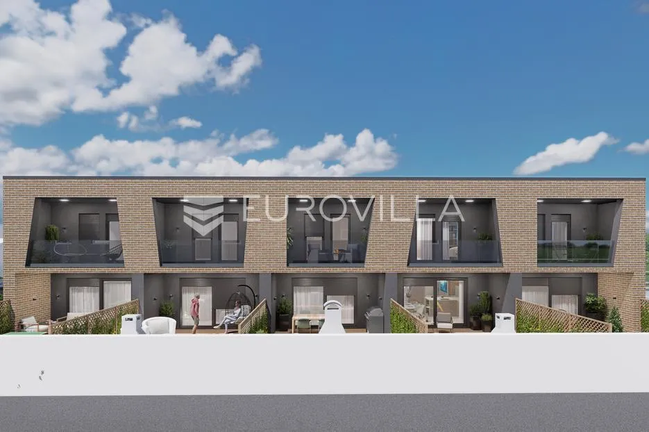 požega, zelena ulica, dvoetažni četverosoban stan 122 m² sa vrtom - slika 19
