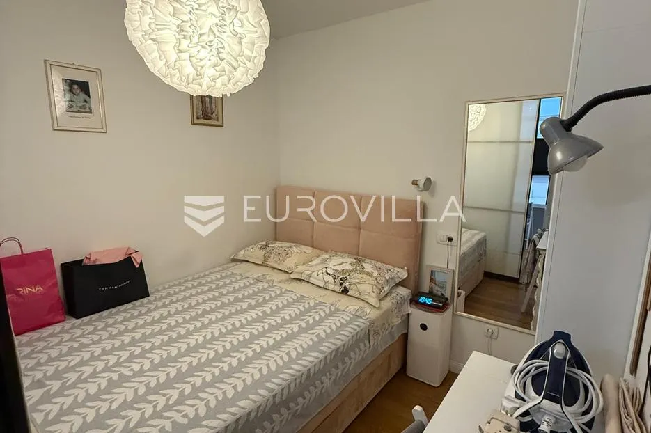 split, centar, dvosoban stan studio apartman - slika 21